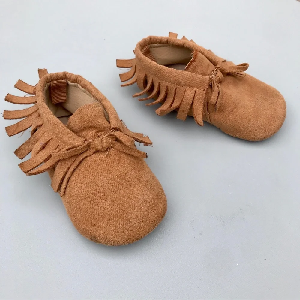 Old Navy Baby Shoes Soft Soles 6-12 Months Brown Fringed Moccasins